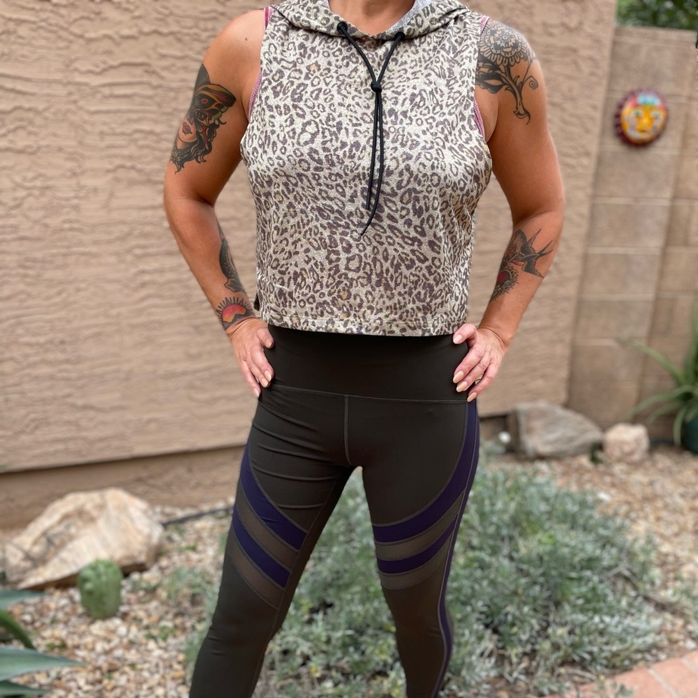 ZYIA Active Wear Crop Top